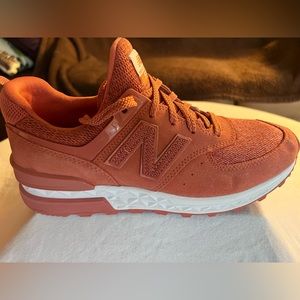 Women’s New Balance 574